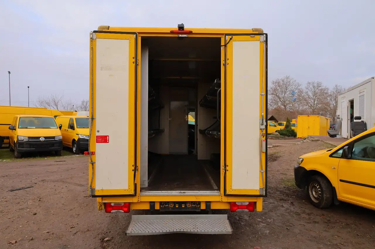 Closed box van Iveco Daily/ Regalsystem/Luftfeder/1. Hand: picture 6