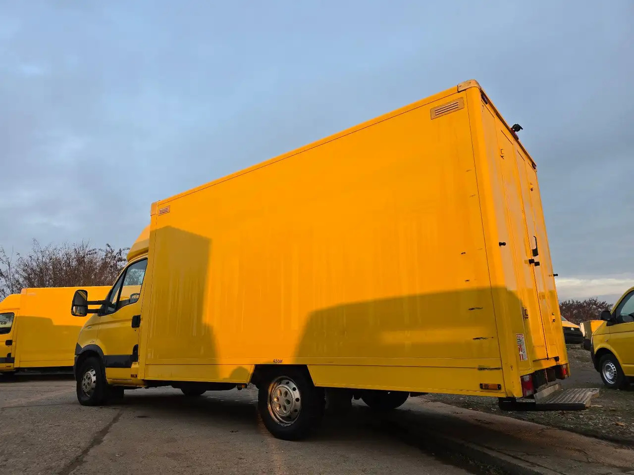 Iveco Daily/ Regalsystem/Luftfeder/1. Hand - Closed box van: picture 4 Iveco Daily/ Regalsystem/Luftfeder/1. Hand - Closed box van: picture 4