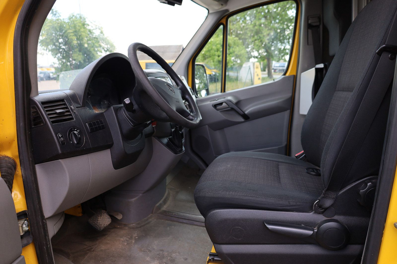 Mercedes-Benz Sprinter II Pritsche/ Koffer - Closed box van: picture 3 Mercedes-Benz Sprinter II Pritsche/ Koffer - Closed box van: picture 3