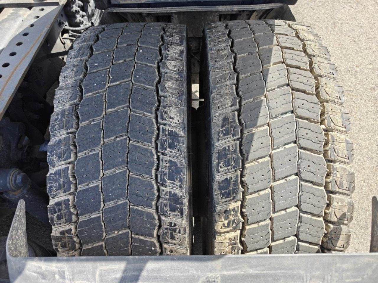 IVECO S-Way AS440S46T/P2LNG Euro6 Intarder Klima - Tractor unit: picture 4 IVECO S-Way AS440S46T/P2LNG Euro6 Intarder Klima - Tractor unit: picture 4