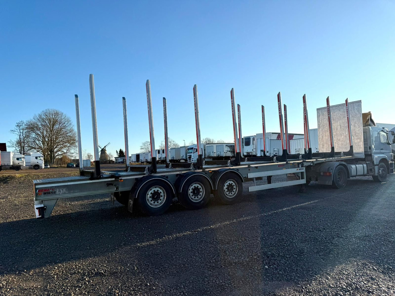 Benalu Timberliner Holzauflieger mit Schemel und Rungen - Timber semi-trailer: picture 5 Benalu Timberliner Holzauflieger mit Schemel und Rungen - Timber semi-trailer: picture 5