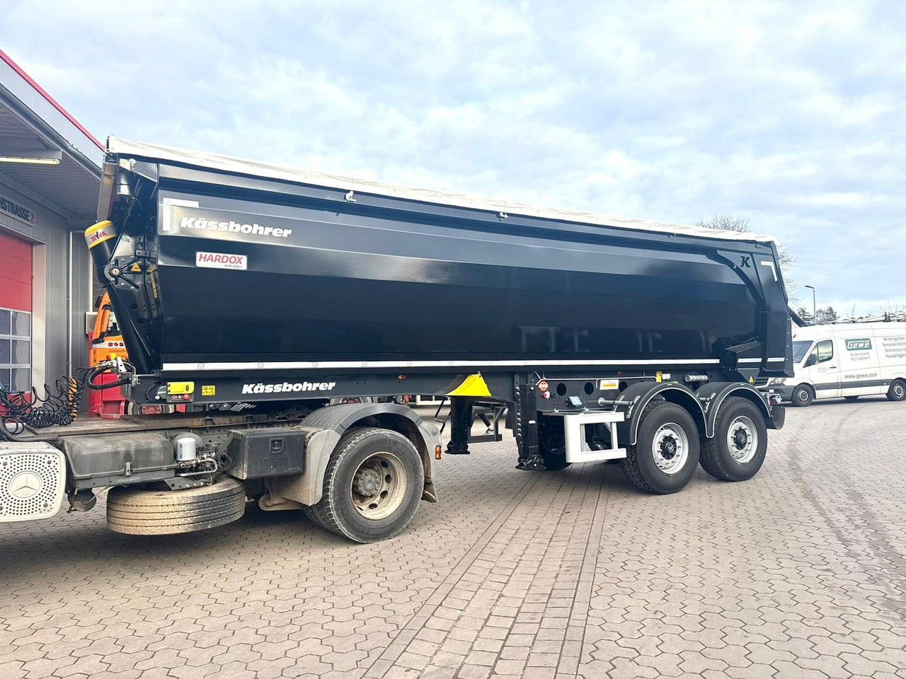 Kässbohrer SKS Stahl Kipper27m³ Hardox Elektrisches Verdeck - Tipper semi-trailer: picture 2 Kässbohrer SKS Stahl Kipper27m³ Hardox Elektrisches Verdeck - Tipper semi-trailer: picture 2