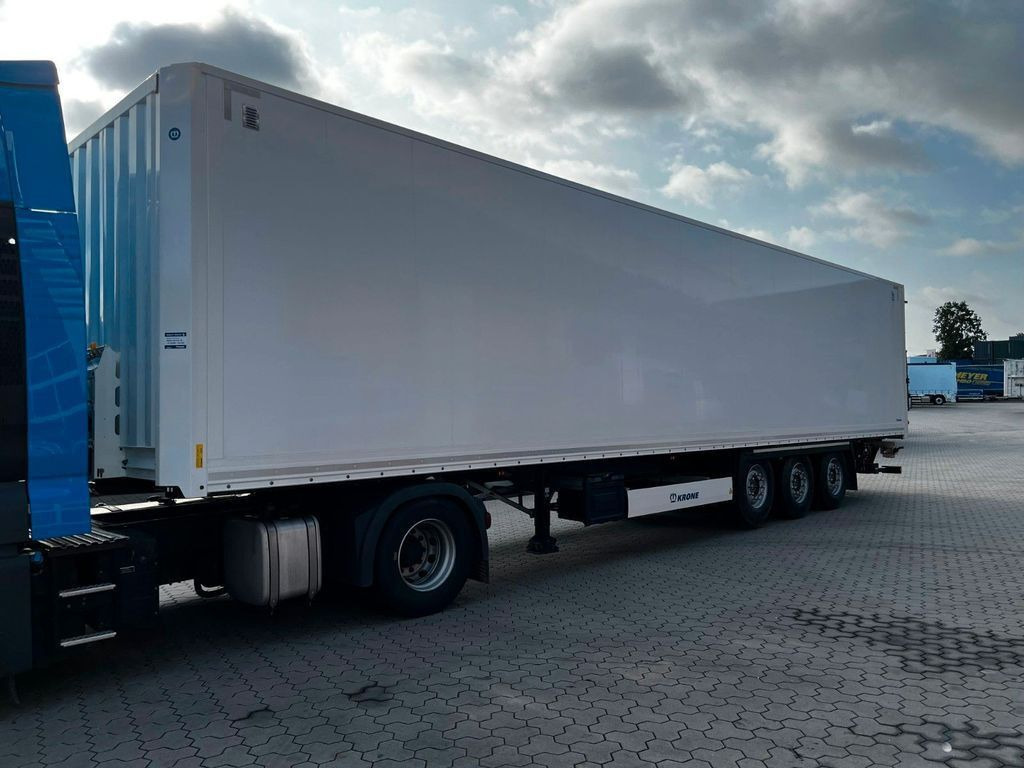 Krone Koffer mit Ladebordwand 2.000 kg Top Klappe - Closed box semi-trailer: picture 2 Krone Koffer mit Ladebordwand 2.000 kg Top Klappe - Closed box semi-trailer: picture 2