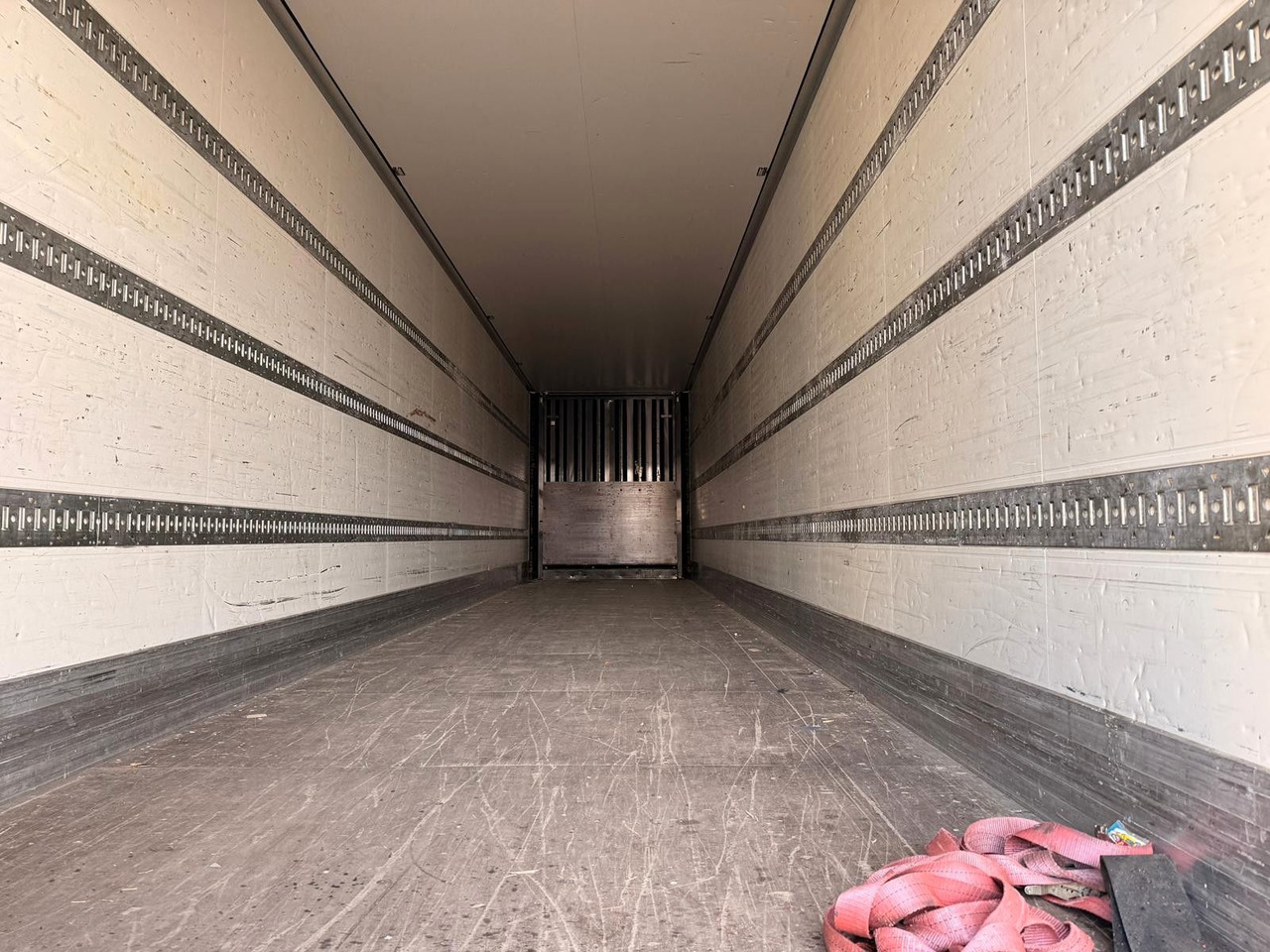 Krone SZ - Mega Koffer mit Rampenhalterung - Closed box semi-trailer: picture 5 Krone SZ - Mega Koffer mit Rampenhalterung - Closed box semi-trailer: picture 5