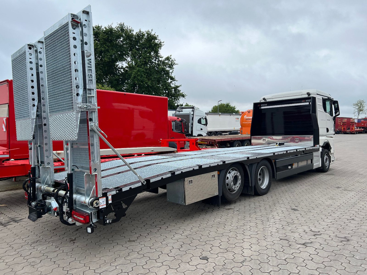 MAN Baumaschinen- Arbeitsbühnentransporter Rampen - Tow truck: picture 5 MAN Baumaschinen- Arbeitsbühnentransporter Rampen - Tow truck: picture 5