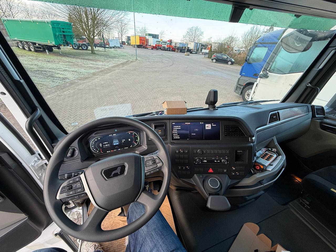 MAN Baumaschinen- Arbeitsbühnentransporter Rampen - Tow truck: picture 4 MAN Baumaschinen- Arbeitsbühnentransporter Rampen - Tow truck: picture 4