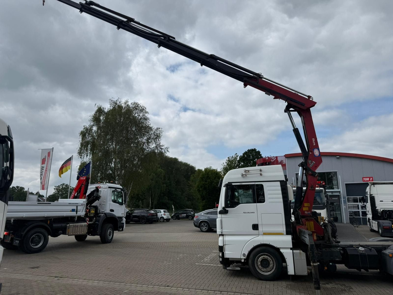 MAN TGX 26.440 6x2 mit HMF 3000-5 Kran TÜV NEU - Crane truck: picture 5 MAN TGX 26.440 6x2 mit HMF 3000-5 Kran TÜV NEU - Crane truck: picture 5