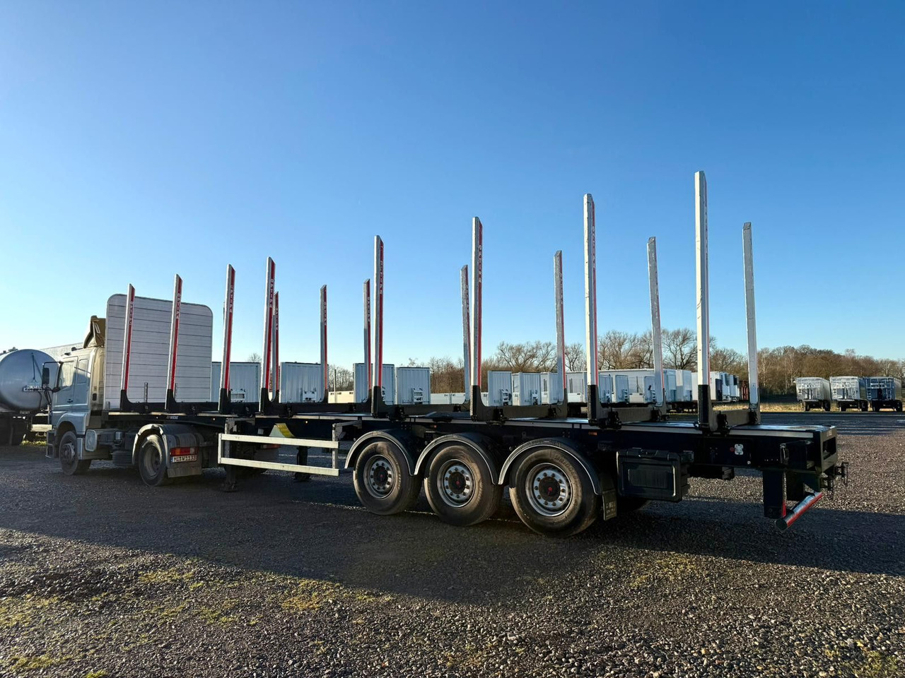 PAVIC Holzauflieger mit Schemel und Rungen - Timber semi-trailer: picture 3 PAVIC Holzauflieger mit Schemel und Rungen - Timber semi-trailer: picture 3