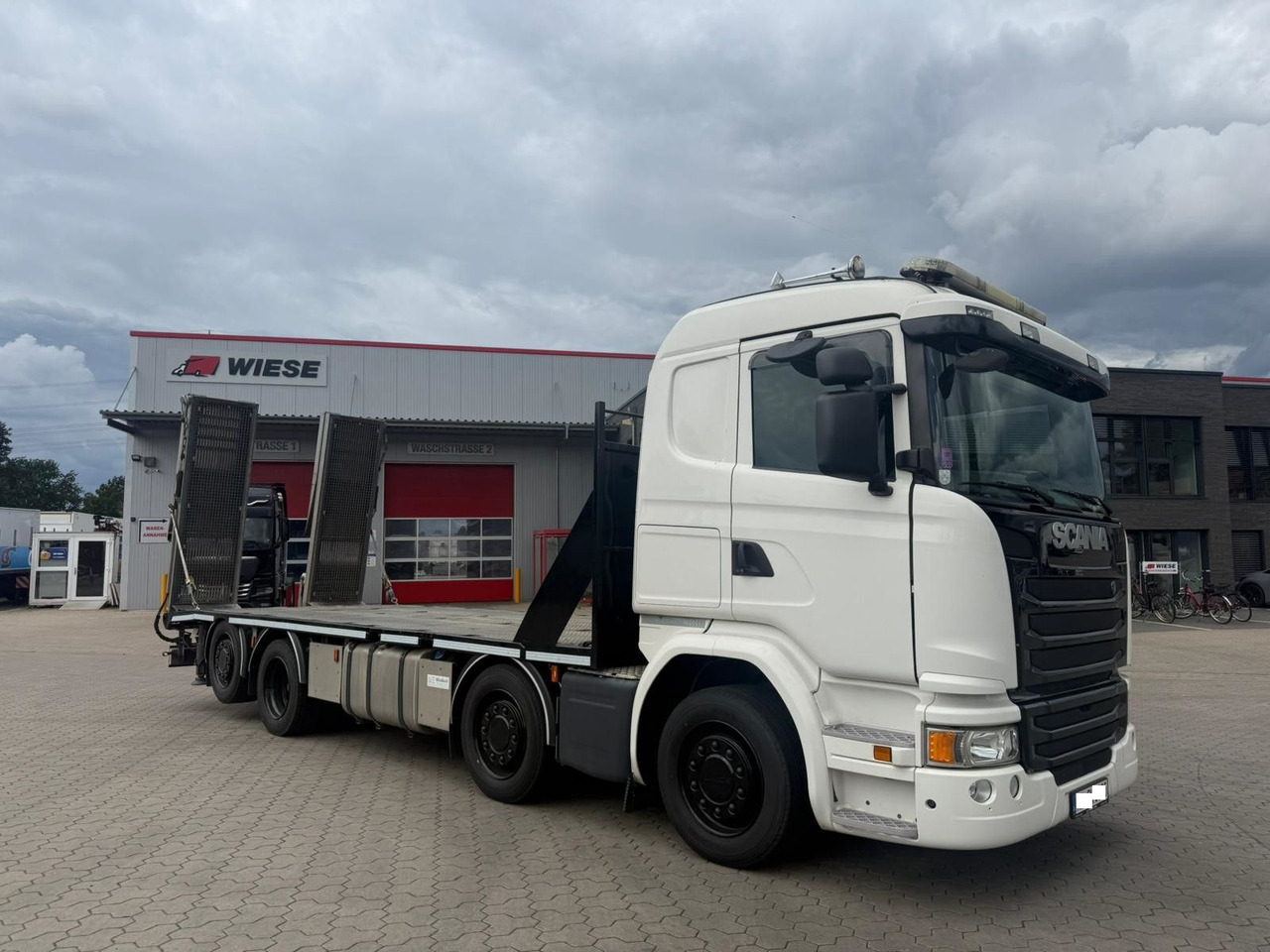 Scania G450 Baumaschinentransporter mit Rampen - Tow truck: picture 1 Scania G450 Baumaschinentransporter mit Rampen - Tow truck: picture 1