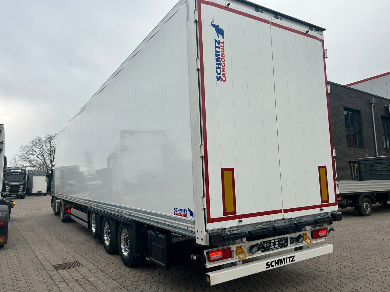 Schmitz Cargobull Mega Koffer - Trockenfrachter FERROPLAST - Closed box semi-trailer: picture 2 Schmitz Cargobull Mega Koffer - Trockenfrachter FERROPLAST - Closed box semi-trailer: picture 2