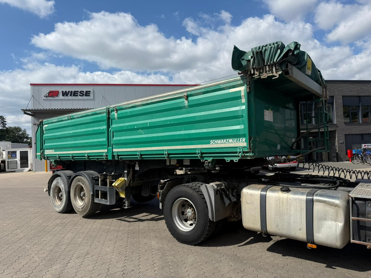 Schwarzmüller 2 Achs Dreiseitenkipper 21m³ mit elektr. Verdeck - Tipper semi-trailer: picture 2 Schwarzmüller 2 Achs Dreiseitenkipper 21m³ mit elektr. Verdeck - Tipper semi-trailer: picture 2