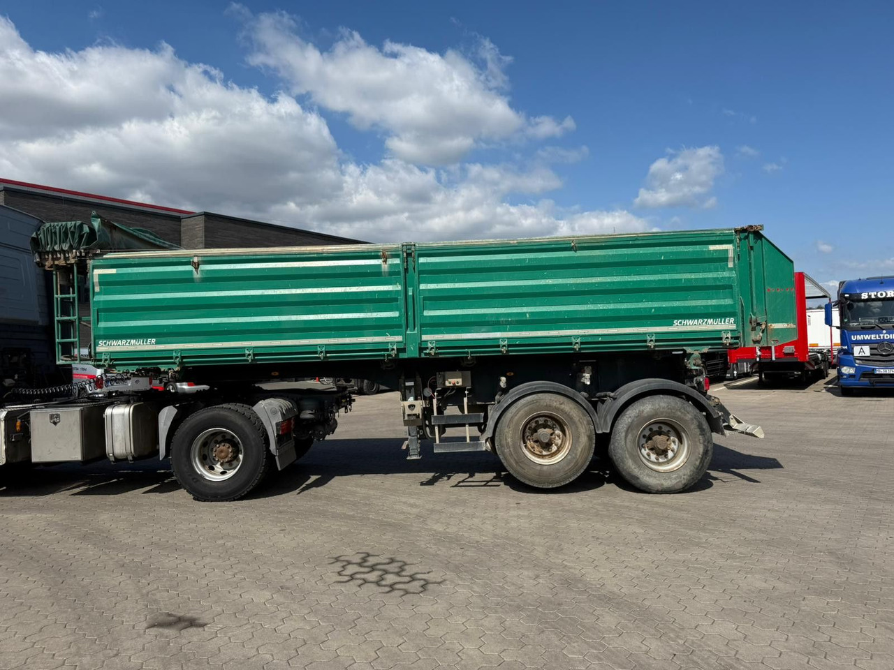 Schwarzmüller 2 Achs Dreiseitenkipper 21m³ mit elektr. Verdeck - Tipper semi-trailer: picture 5 Schwarzmüller 2 Achs Dreiseitenkipper 21m³ mit elektr. Verdeck - Tipper semi-trailer: picture 5