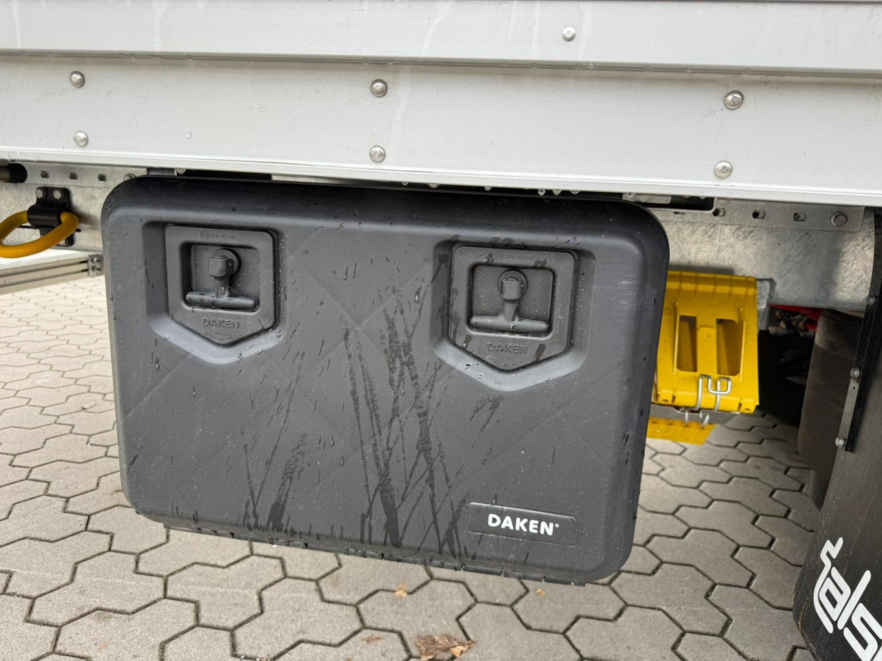 Closed box semi-trailer Talson TGG TAL 12/18 Mega Kofferauflieger Kleidung 99m³: picture 15 Closed box semi-trailer Talson TGG TAL 12/18 Mega Kofferauflieger Kleidung 99m³: picture 15