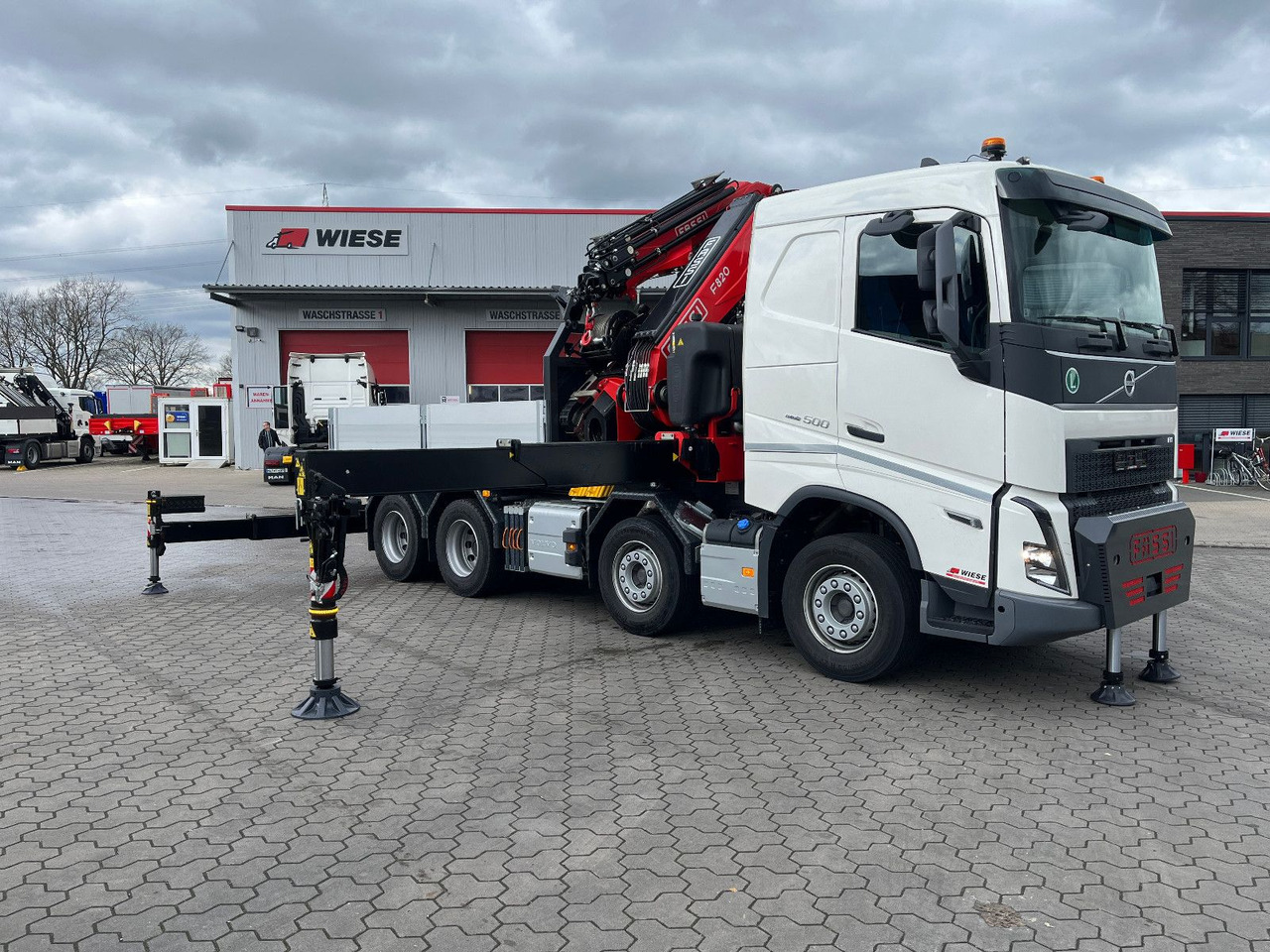 Volvo FH 500 8x4 Kran F820 RA2.27 Jib & Winde Sofort - Truck, Crane truck: picture 2 Volvo FH 500 8x4 Kran F820 RA2.27 Jib & Winde Sofort - Truck, Crane truck: picture 2