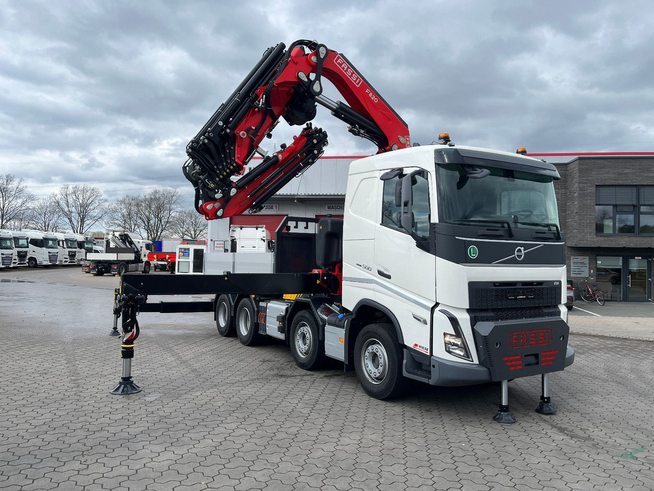 Volvo FH 500 8x4 Kran F820 RA2.27 Jib & Winde Sofort - Dropside/ Flatbed truck, Crane truck: picture 1 Volvo FH 500 8x4 Kran F820 RA2.27 Jib & Winde Sofort - Dropside/ Flatbed truck, Crane truck: picture 1
