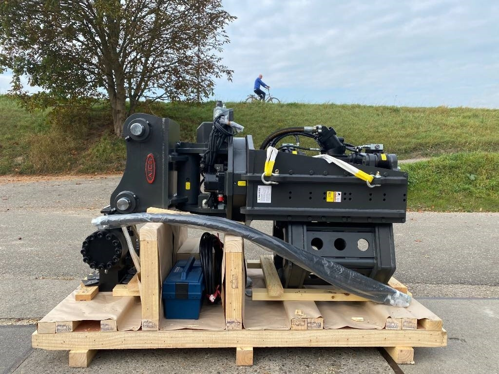 AJCE AVH30ST Vibro Hammer Sheet Pile Driver - Pile driver, Attachment: picture 5 AJCE AVH30ST Vibro Hammer Sheet Pile Driver - Pile driver, Attachment: picture 5