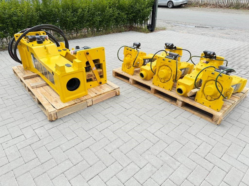 Epiroc ATLAS Copco MB750 - Hydraulic hammer for Construction machinery: picture 4 Epiroc ATLAS Copco MB750 - Hydraulic hammer for Construction machinery: picture 4