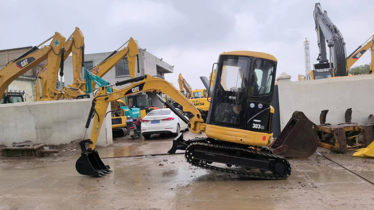 CATERPILLAR 304CR - Mini excavator: picture 1 CATERPILLAR 304CR - Mini excavator: picture 1