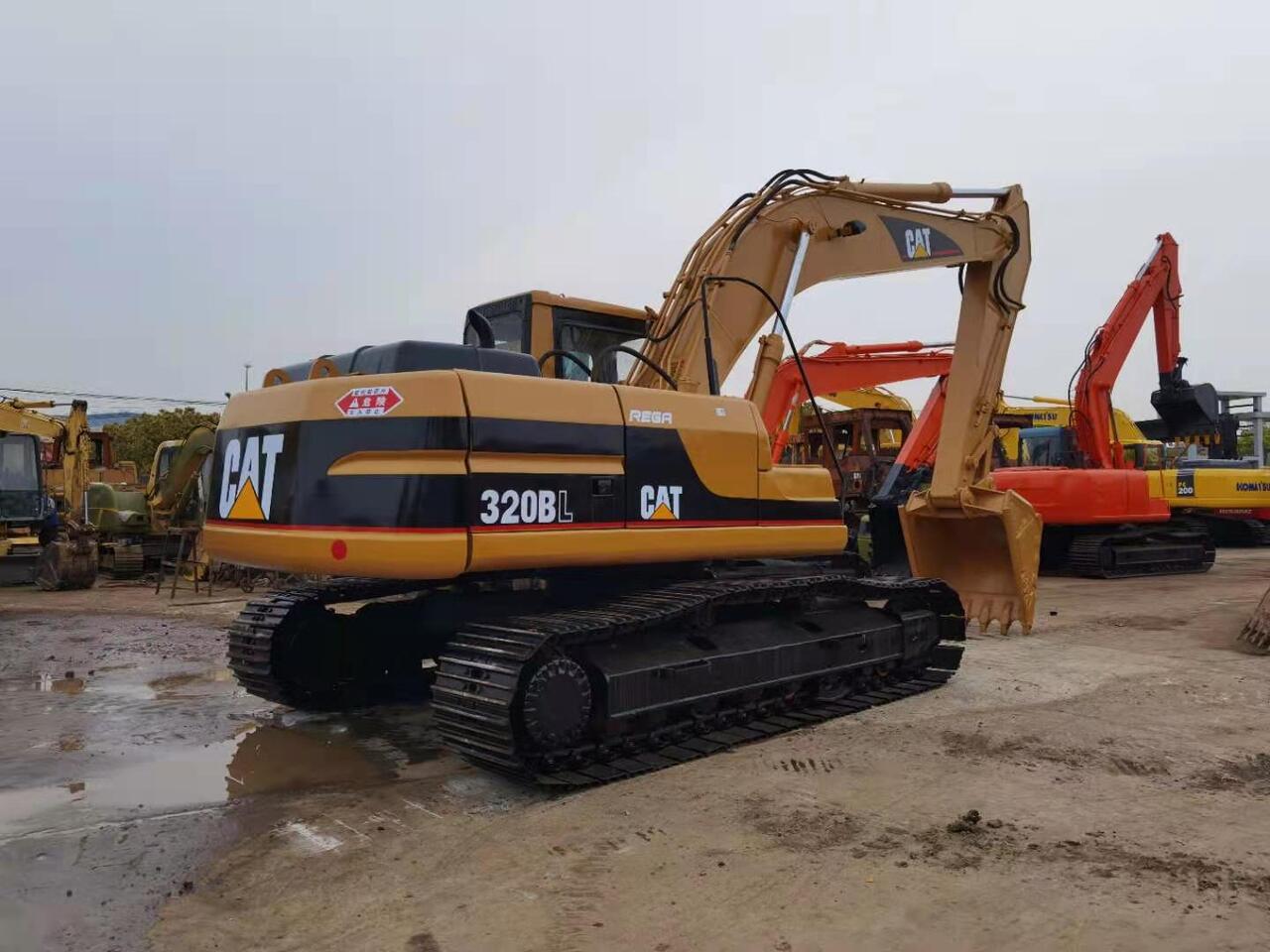 CATERPILLAR 320BL - Crawler excavator: picture 4 CATERPILLAR 320BL - Crawler excavator: picture 4