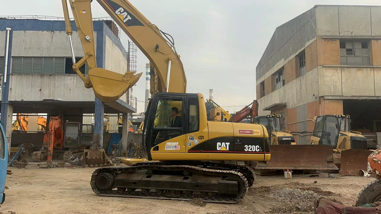 CATERPILLAR 320C 320B 320BL 325B - Crawler excavator: picture 1 CATERPILLAR 320C 320B 320BL 325B - Crawler excavator: picture 1