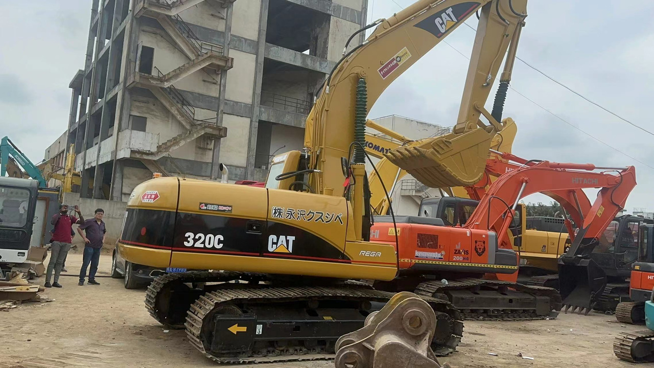 CATERPILLAR 320CL - Crawler excavator: picture 1 CATERPILLAR 320CL - Crawler excavator: picture 1