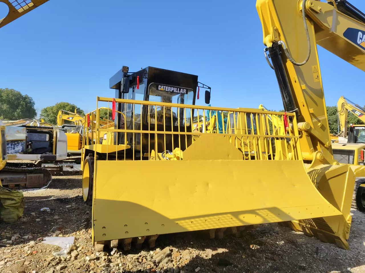 CATERPILLAR 826G - Compactor: picture 2 CATERPILLAR 826G - Compactor: picture 2