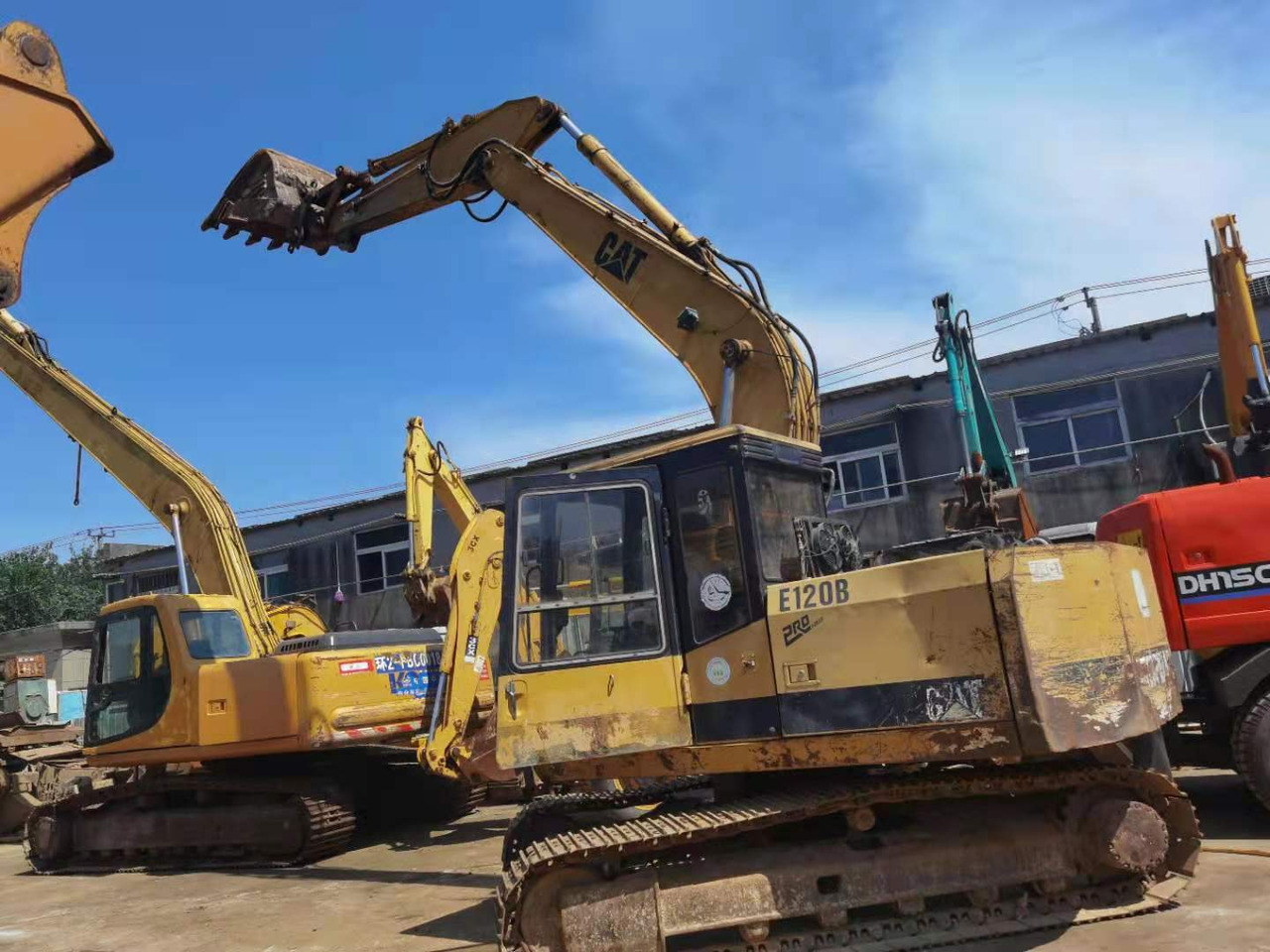 CATERPILLAR E120B - Excavator: picture 3 CATERPILLAR E120B - Excavator: picture 3