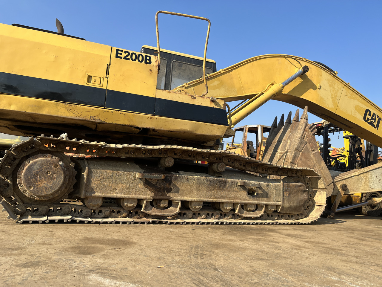 CATERPILLAR E200 - Excavator: picture 3 CATERPILLAR E200 - Excavator: picture 3