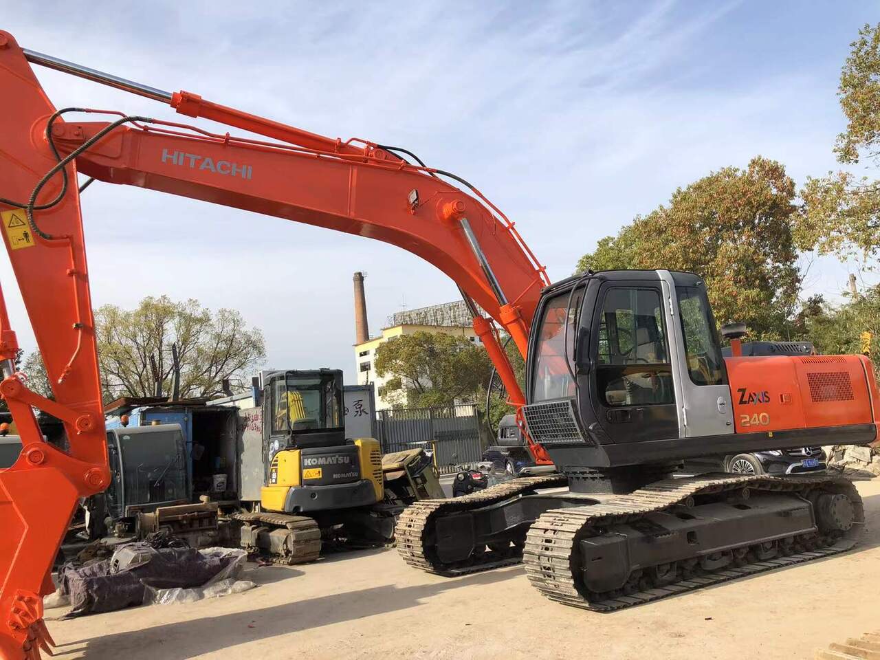 HITACHI ZX240 - Crawler excavator: picture 1 HITACHI ZX240 - Crawler excavator: picture 1