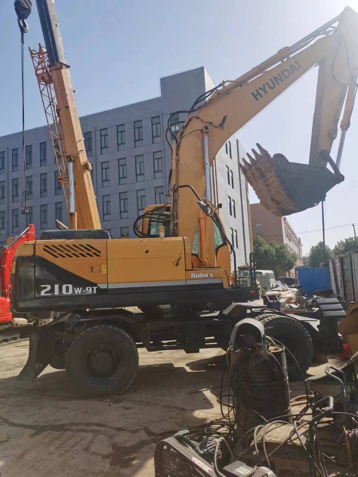 HYUNDAI 210W-9 - Wheel excavator: picture 2 HYUNDAI 210W-9 - Wheel excavator: picture 2