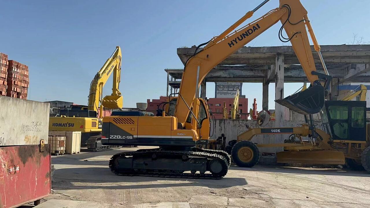 HYUNDAI 220LC-9S - Crawler excavator: picture 4 HYUNDAI 220LC-9S - Crawler excavator: picture 4