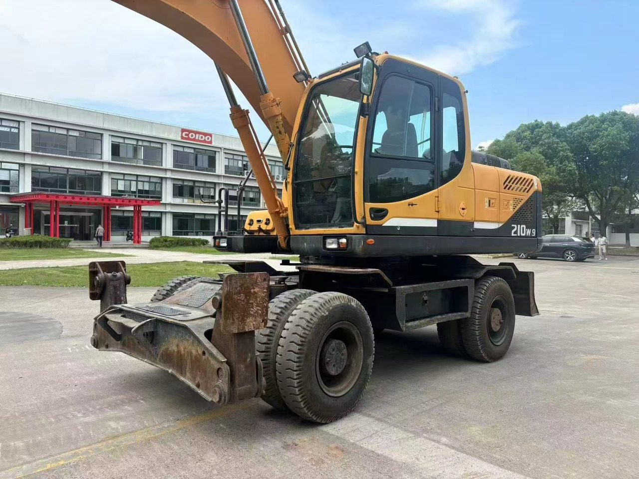 HYUNDAI R210W-9 - Wheel excavator: picture 4 HYUNDAI R210W-9 - Wheel excavator: picture 4
