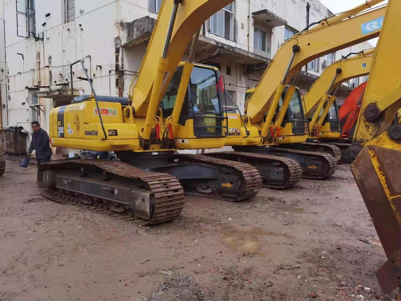 KOMATSU PC200-7 - Crawler excavator: picture 4 KOMATSU PC200-7 - Crawler excavator: picture 4