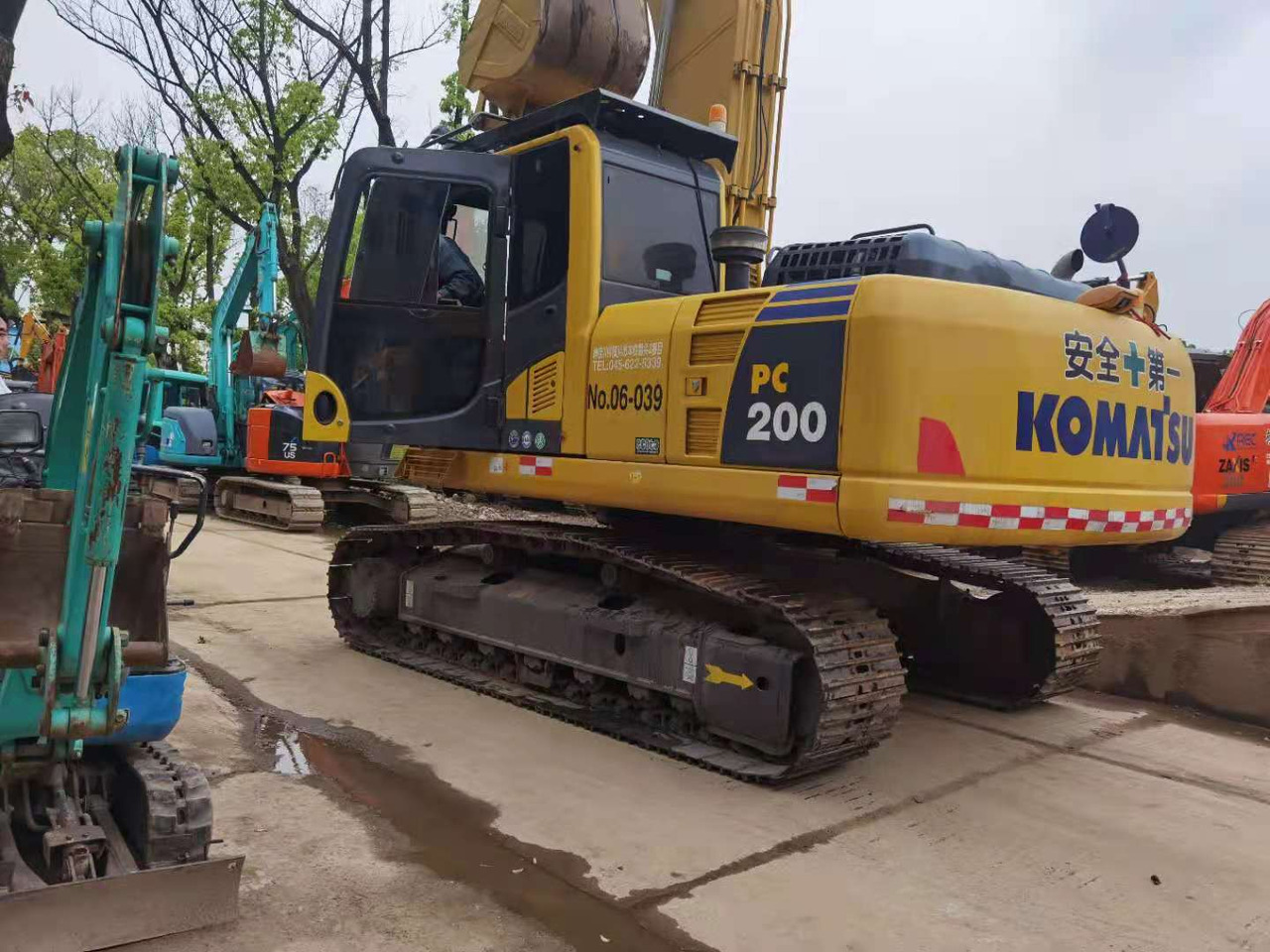 Crawler excavator KOMATSU PC200-8: picture 7 Crawler excavator KOMATSU PC200-8: picture 7