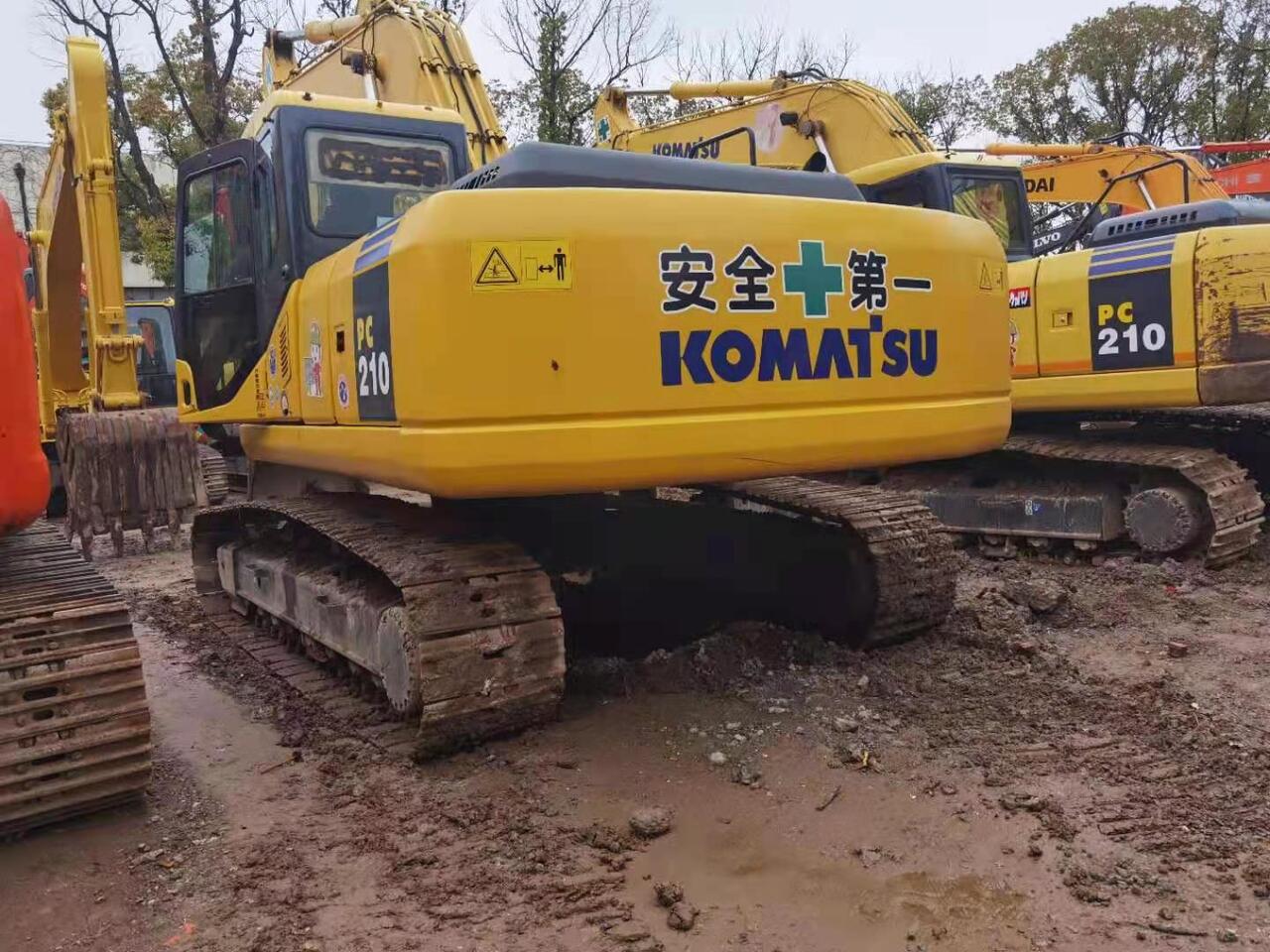 KOMATSU PC210-7 -excavator - Crawler excavator: picture 2 KOMATSU PC210-7 -excavator - Crawler excavator: picture 2