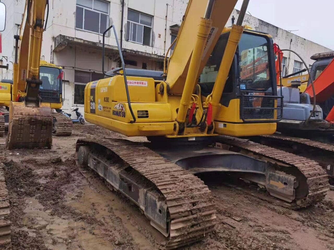 KOMATSU PC210-7 -excavator - Crawler excavator: picture 4 KOMATSU PC210-7 -excavator - Crawler excavator: picture 4