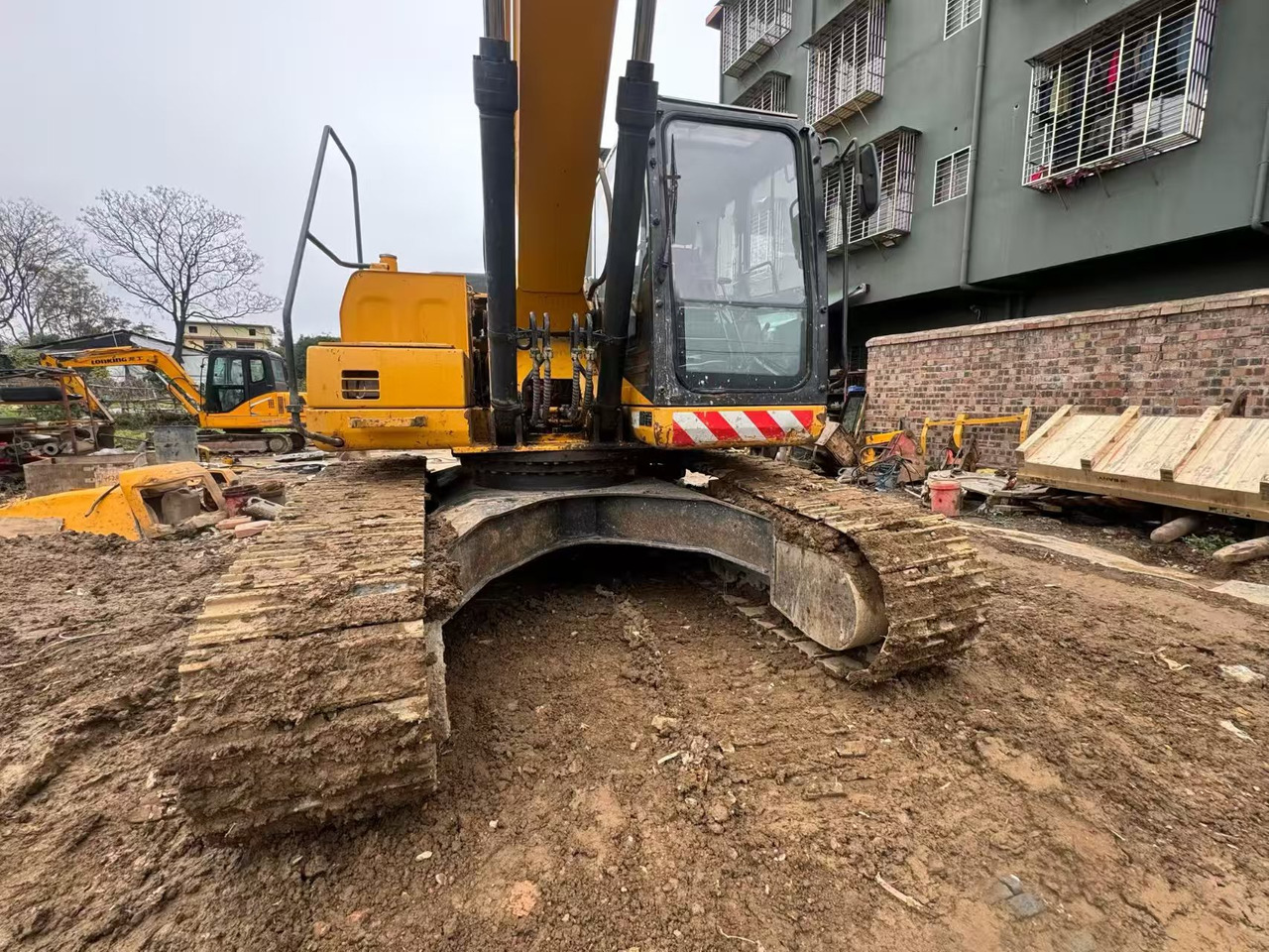 LIUGONG CLG922E - Crawler excavator: picture 3 LIUGONG CLG922E - Crawler excavator: picture 3