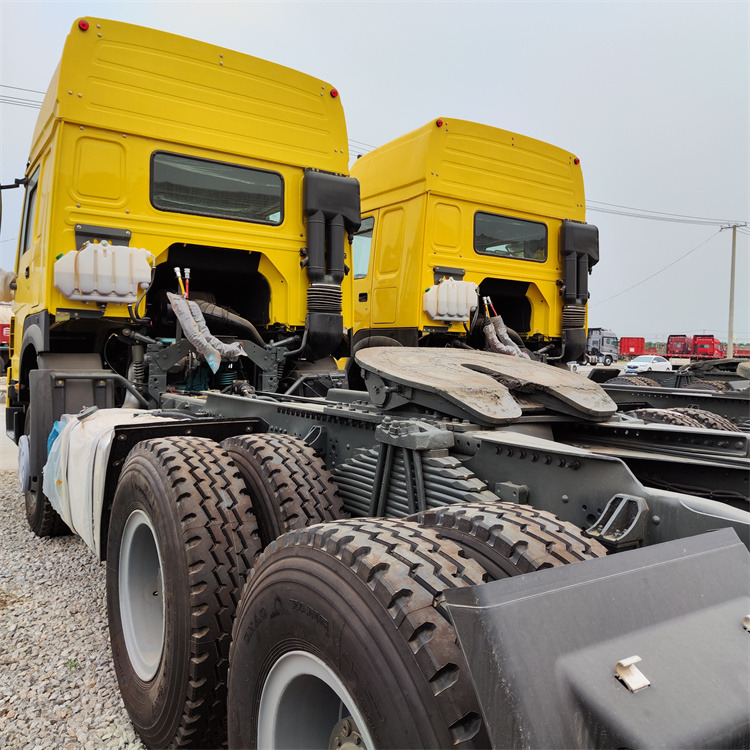 HOWO HOWO 6x4 371 tractor - Tractor unit: picture 2 HOWO HOWO 6x4 371 tractor - Tractor unit: picture 2
