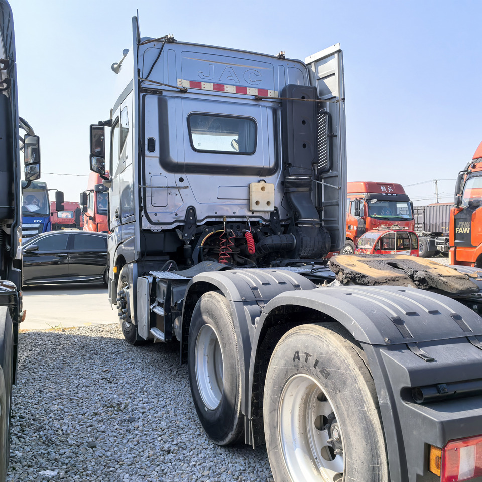 JAC 6x4 K7 - Tractor unit: picture 4 JAC 6x4 K7 - Tractor unit: picture 4