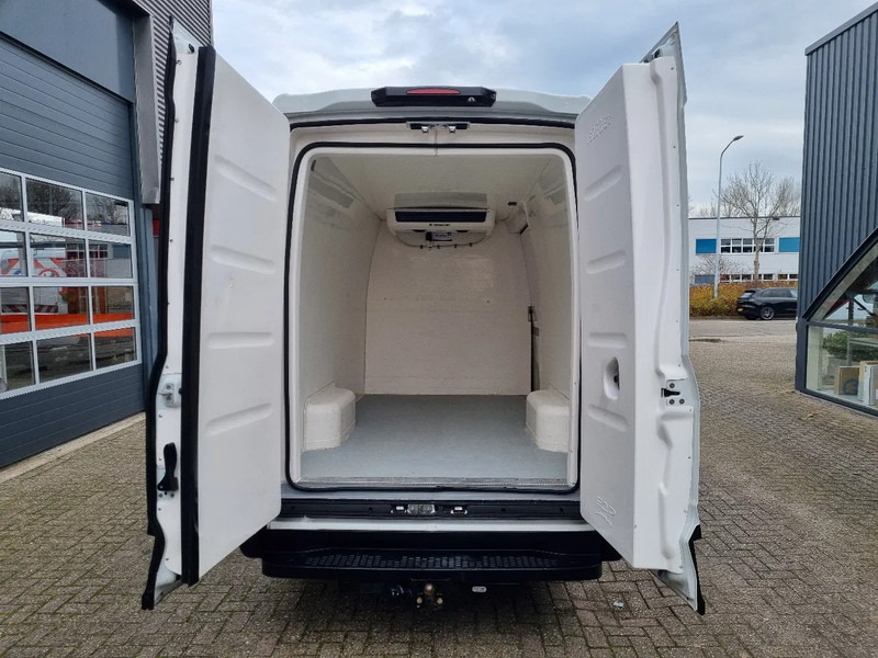 Refrigerated delivery van Iveco Daily 35S17 3.0D Koelwagen TK V300MAX st 230V +20C / -20C: picture 6 Refrigerated delivery van Iveco Daily 35S17 3.0D Koelwagen TK V300MAX st 230V +20C / -20C: picture 6