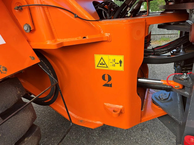 Wheel loader Doosan DL250: picture 17