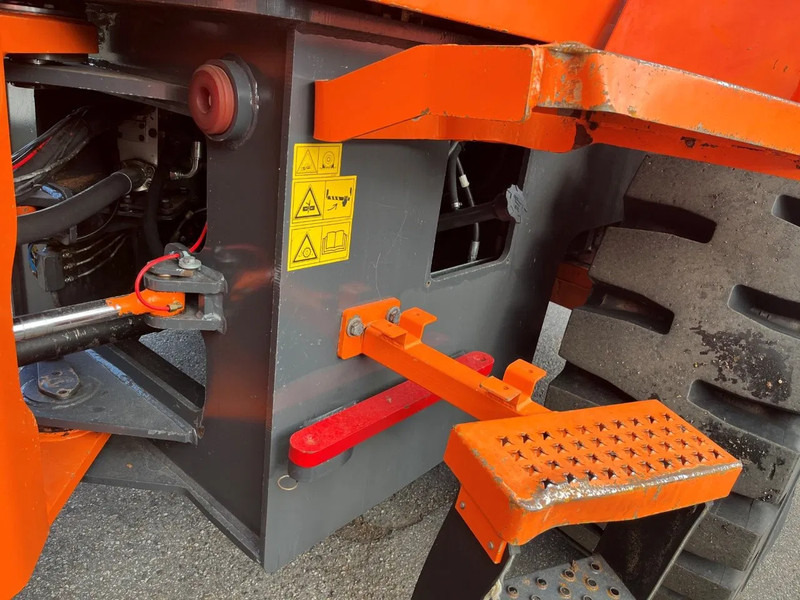 Wheel loader Doosan DL250: picture 18