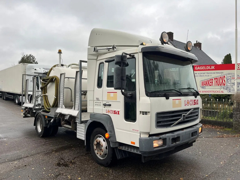 Volvo FL 611 FL6 11 4x2 with TANK, possible to remove the tank - Tank truck: picture 4 Volvo FL 611 FL6 11 4x2 with TANK, possible to remove the tank - Tank truck: picture 4