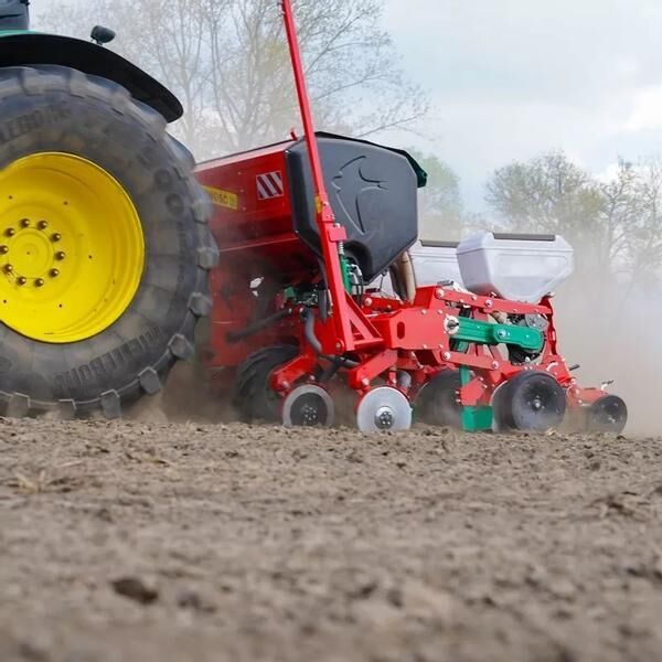 AGRO-MASZ FALCON - SIEWNIK PUNKTOWY - Precision sowing machine: picture 1 AGRO-MASZ FALCON - SIEWNIK PUNKTOWY - Precision sowing machine: picture 1