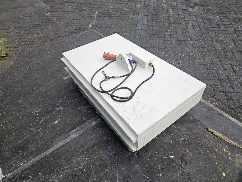Schrootmagneet kw supply magnet fuchs sennebogen liebherr - Attachment for Construction machinery: picture 4 Schrootmagneet kw supply magnet fuchs sennebogen liebherr - Attachment for Construction machinery: picture 4
