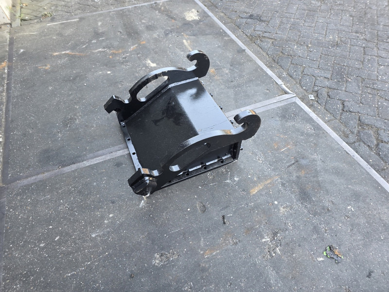 Kopplaat cw 30 cw 40 verachtert kopplaat cw30 cw 40 aanslaplaat - Quick coupler for Construction machinery: picture 4 Kopplaat cw 30 cw 40 verachtert kopplaat cw30 cw 40 aanslaplaat - Quick coupler for Construction machinery: picture 4