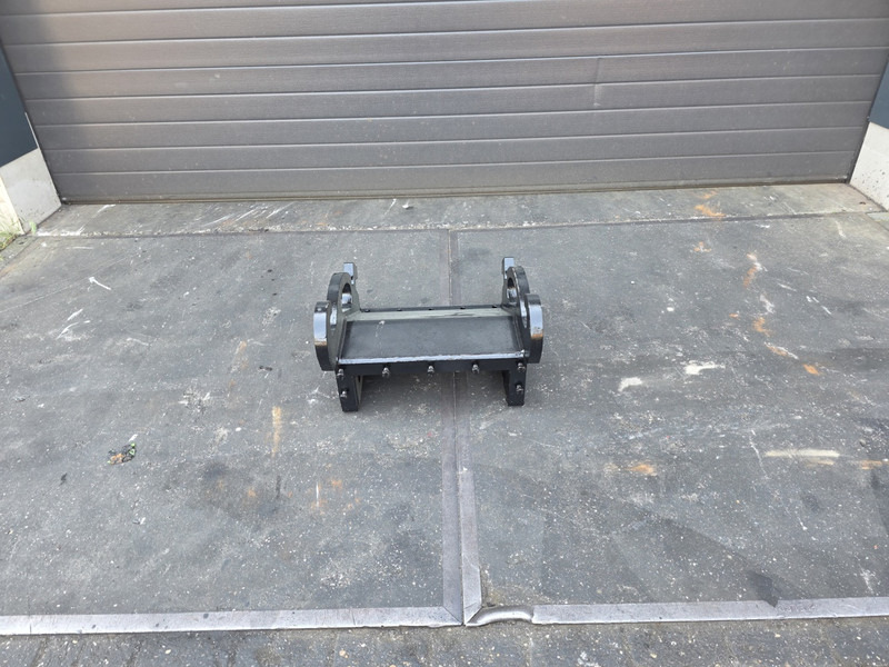 Kopplaat cw 30 cw 40 verachtert kopplaat cw30 cw 40 aanslaplaat - Quick coupler for Construction machinery: picture 1 Kopplaat cw 30 cw 40 verachtert kopplaat cw30 cw 40 aanslaplaat - Quick coupler for Construction machinery: picture 1