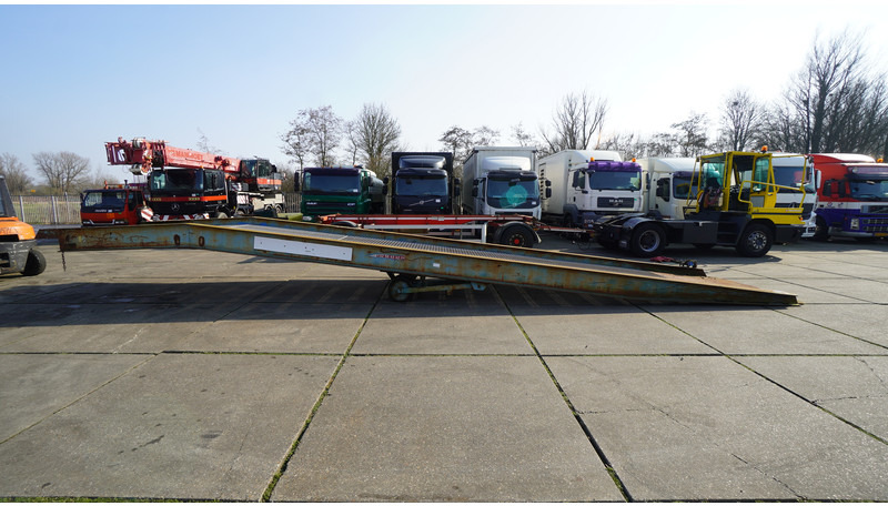 FORKLIFT PLATFORM 10 TON RAMP - Attachment: picture 1 FORKLIFT PLATFORM 10 TON RAMP - Attachment: picture 1