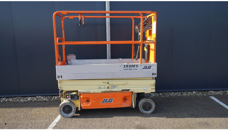 JLG 1930ES MOBILE BOOM SCISSOR LIFT - Construction machinery: picture 2 JLG 1930ES MOBILE BOOM SCISSOR LIFT - Construction machinery: picture 2