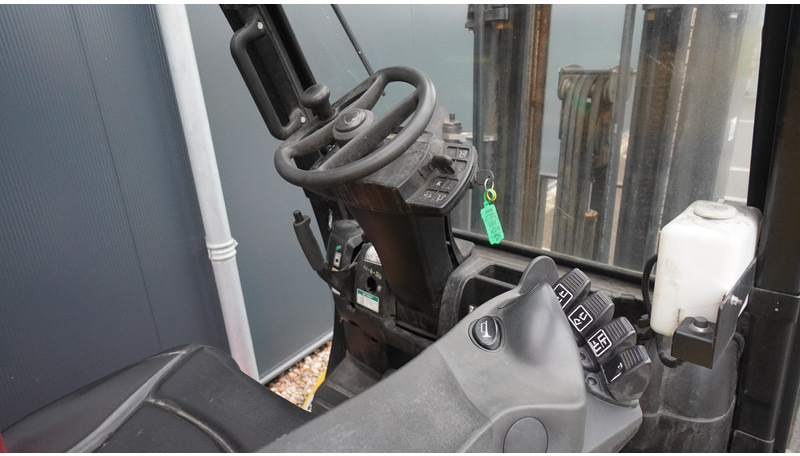 Yale GLP25VX E2170 LPG FORKLIFT TRIPLEX - Construction machinery: picture 5 Yale GLP25VX E2170 LPG FORKLIFT TRIPLEX - Construction machinery: picture 5